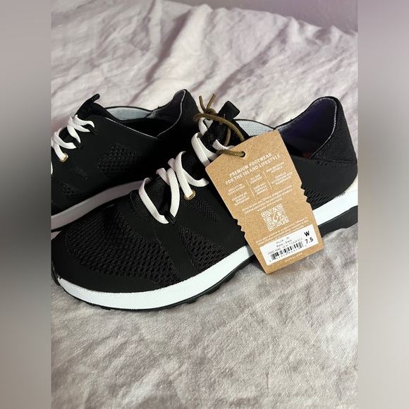 NWT Olukai Huai in Black 7.5 - Picture 6 of 6